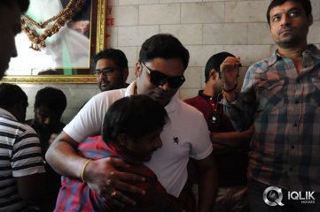 Yevadu Hungama at Sandhya Theatre